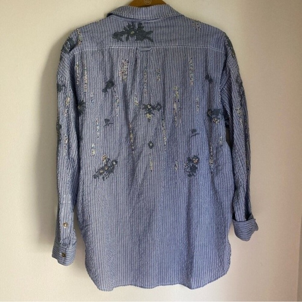 Pilcro Anthropologie Women’s Embroidered Buttondown size Small.  NWT! Runs large - Picture 13 of 14
